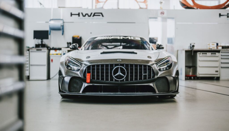 Mercedes- AMG GT4 race cars with natural fiber composite bumpers