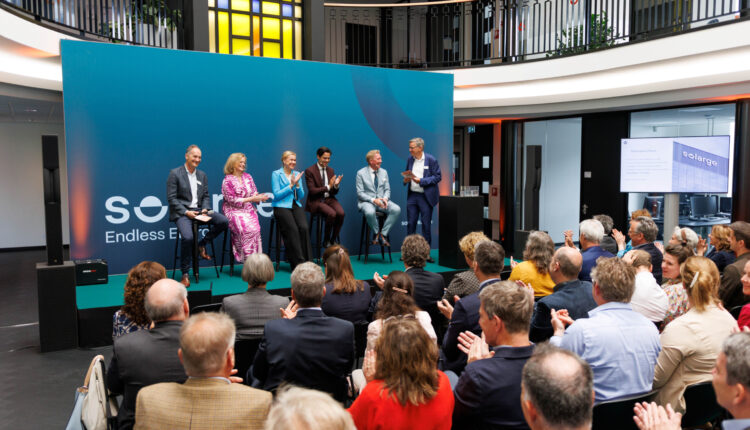 The opening event of Solarge’s new production facility in Weert, was attended by Rob Jetten, Dutch Minister for Climate & Energy, and Kadri Simson, European Commissioner for Energy.